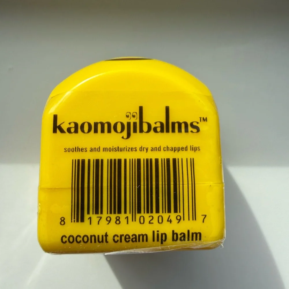 Emoji Kaomoji Lip Balm Surprise 2 Pack Coconut Vanilla Mint Chocolate New‎